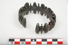 Foto von Bronzebuckelarmreif (NHMW-PRAE-025939)
